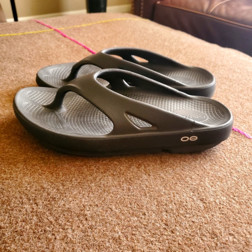 Oofos Flip Flops